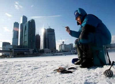 Видео зимней рыбалке на Москве-реке