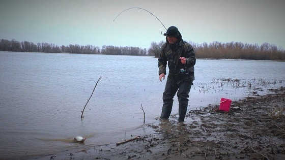 Рыбалка на открытой воде весной видео