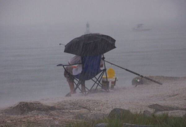 Рыбалка в дождливую погоду