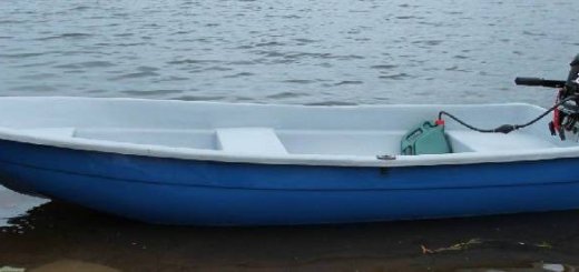 Пластиковая лодка для рыбалки