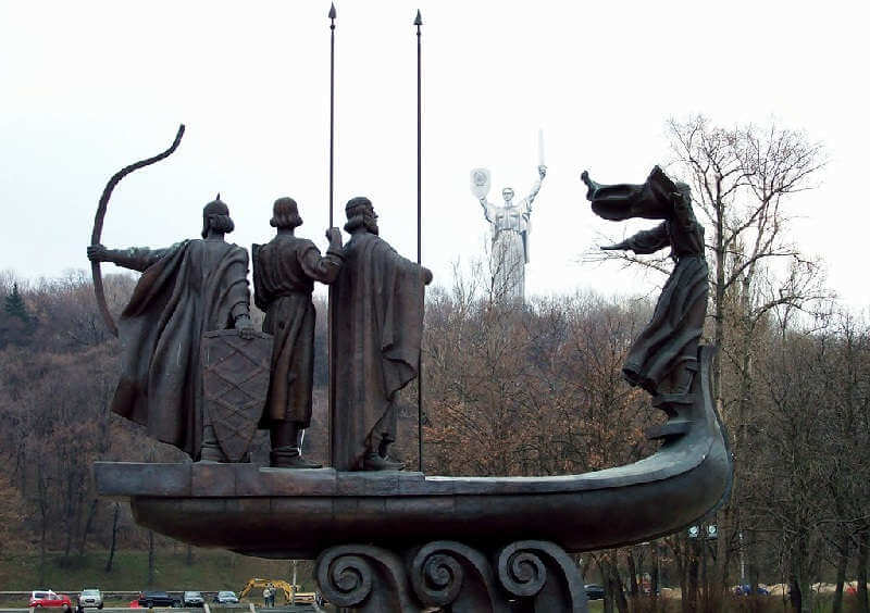 Памятник основателям Киева