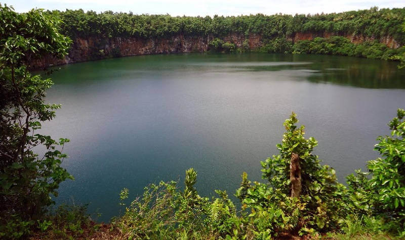 Равнинный ландшафт водоема