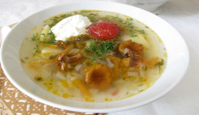Щи с лисичками