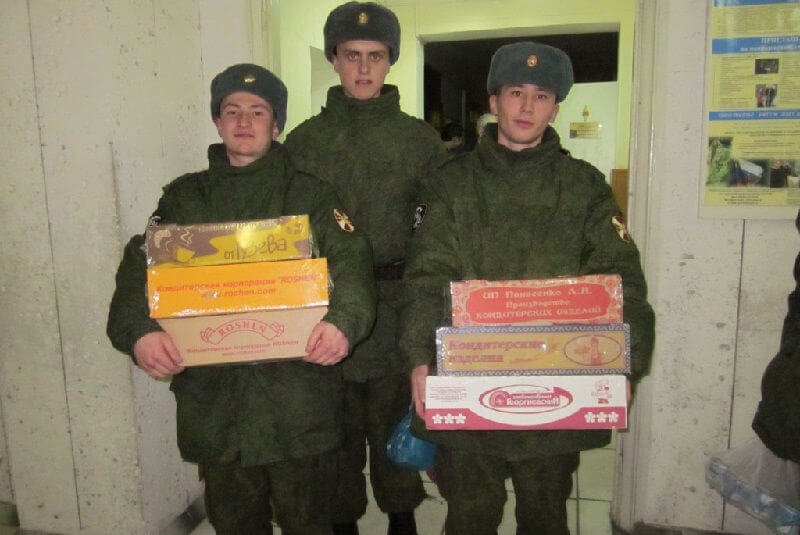 Что подарить молодому бойцу