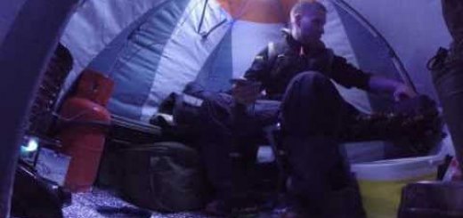 Зимняя рыбалка с палаткой с ночевкой