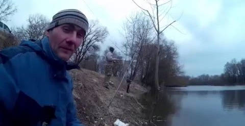 Ловля судака на микроджиг с берега весной видео