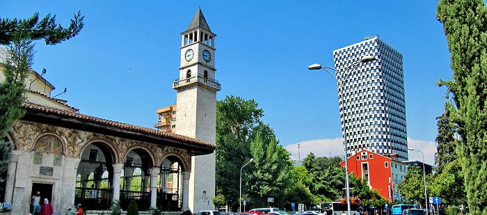 Часовая Башня в Тиране