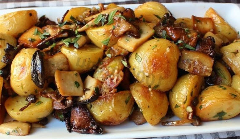 Картофель запеченный с грибами