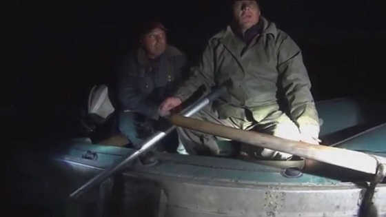Браконьер поджог себя в лодке