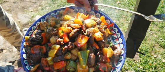 КУРИНАЯ ПЕЧЕНЬ С ОВОЩАМИ В КАЗАНЕ НА КОСТРЕ