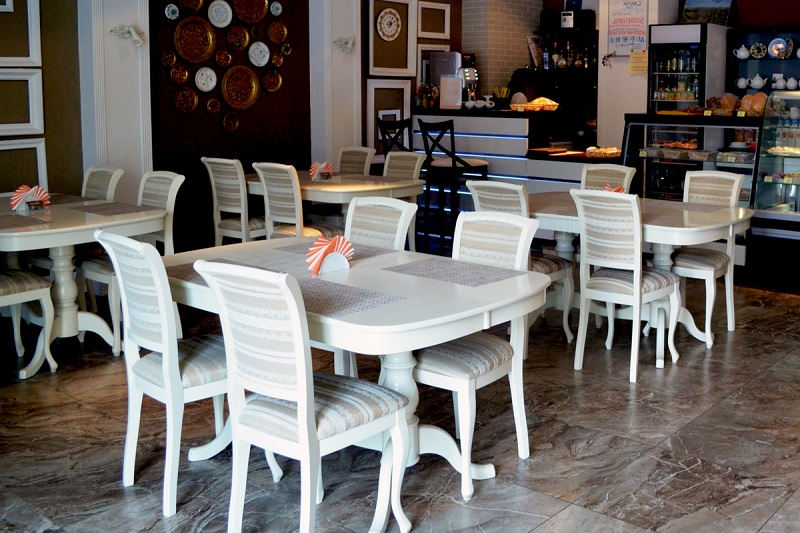 Как выбрать стулья для ресторана, кафе и бара