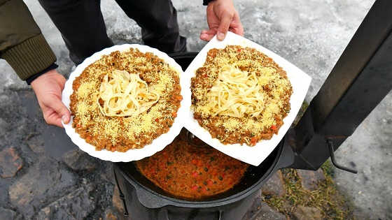 БОЛОНЬЕЗЕ В КАЗАНЕ НА КОСТРЕ