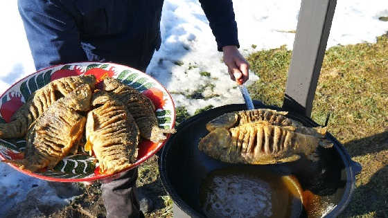 ЖАРЕНЫЙ КАРП В КАЗАНЕ НА КОСТРЕ