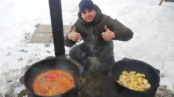 ТОМЛЕНЫЕ ГОВЯЖЬИ РЕБРА В ПОМИДОРАХ
