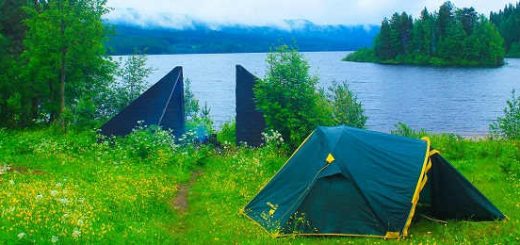 Летний отдых на озере с палаткой