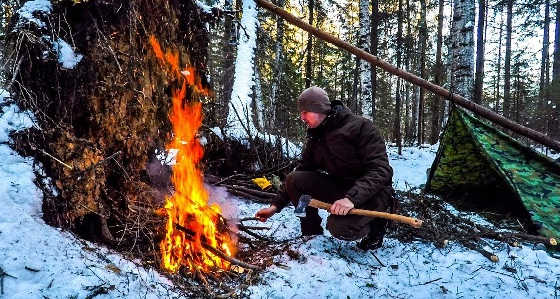 НОЧЕВКА ЗИМОЙ В ЛЕСУ - ЛАГЕРЬ В ЛЕСУ