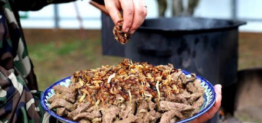 ЖАРЕНАЯ ПЕЧЕНЬ ПО-УЗБЕКСКИ В КАЗАНЕ НА КОСТРЕ