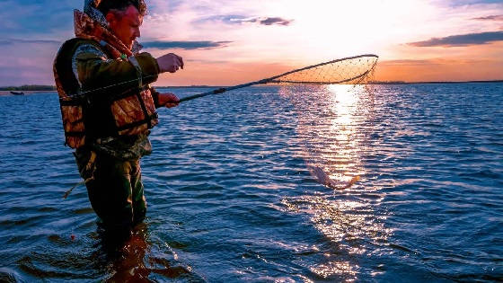 Весенняя рыбалка на раскатах в Астрахани