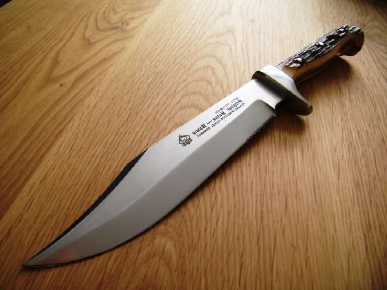нож Боуи
