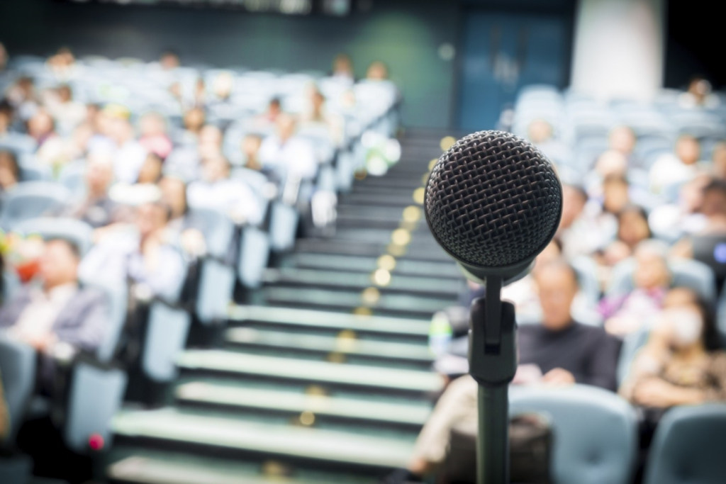 Спикерское агентство BookSpeaker Agency подберет наиболее подходящего спикера Спикерское агентство BookSpeaker Agency подберет наиболее подходящего спикера