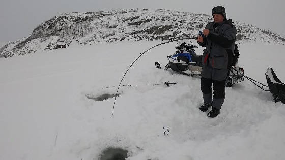 ЗИМНЯЯ РЫБАЛКА В БАРЕНЦЕВОМ МОРЕ