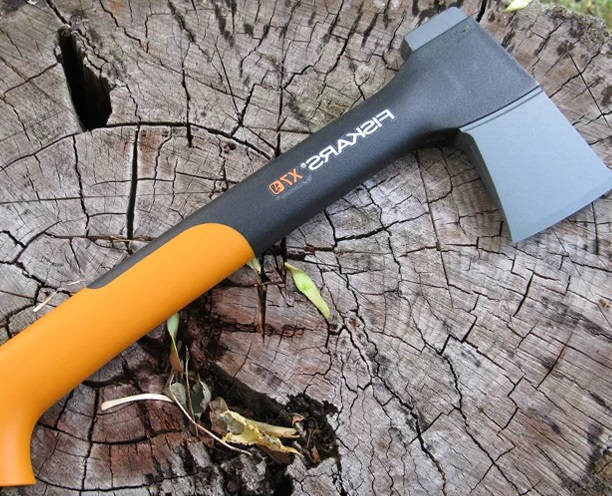 Топор fiskars x7