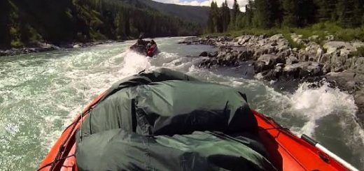 сплав по горной реке на лодочном моторе водомете