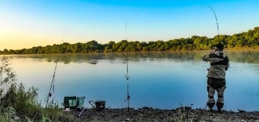 Рыбалка на реке на сало и пенопласт